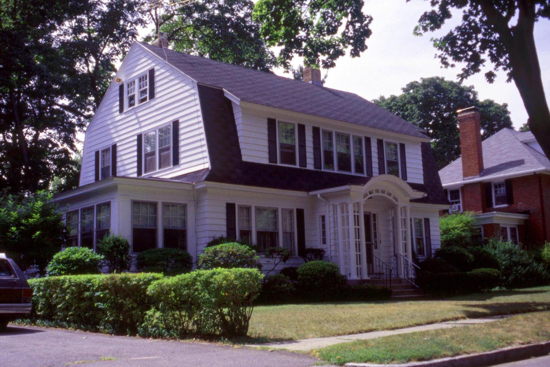 Colonial Revival House Characteristics