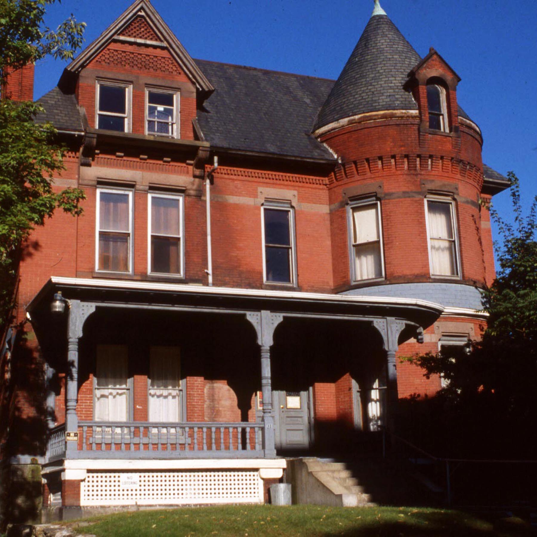 queen-anne-antique-homes