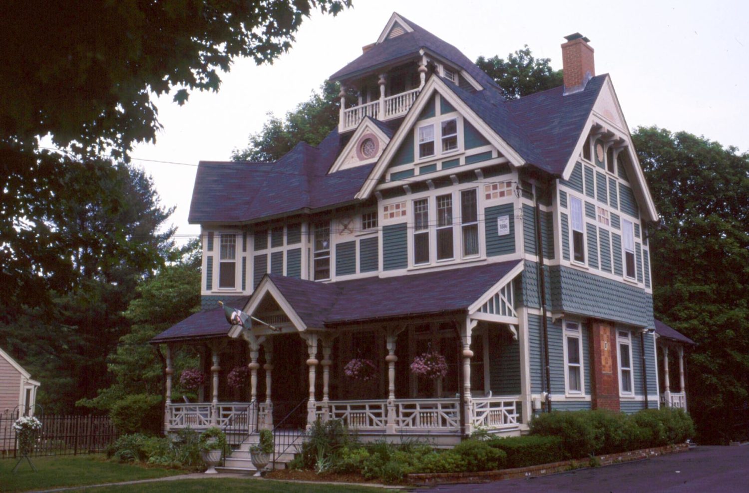 stick-style-antique-homes